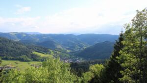 Dieses Bild zeigt eine Webcam-Aufnahme vom Achertal, aufgenommen am Freitag, den 15.05.2026 um 18:30 Uhr. Die Temperatur betrug 11.9°C.