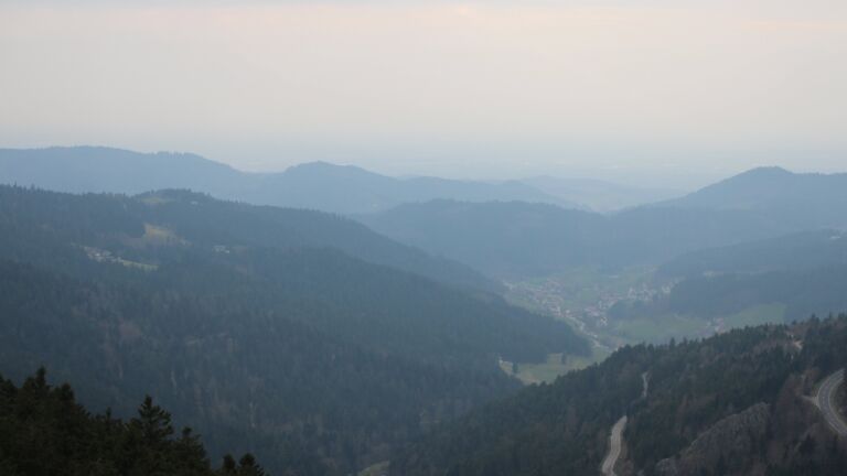 Dieses Bild zeigt eine Webcam-Aufnahme vom Achertal, aufgenommen am Samstag, den 21.03.2026 um 17:20 Uhr. Die Temperatur betrug 3°C.