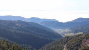 Dieses Bild zeigt eine Webcam-Aufnahme vom Achertal, aufgenommen am Mittwoch, den 25.02.2026 um 16:00 Uhr. Die Temperatur betrug 15.6°C.