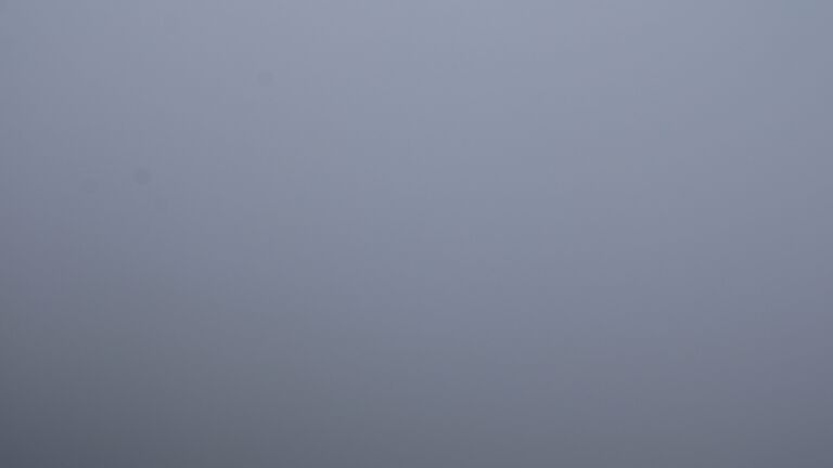 Dieses Bild zeigt eine Webcam-Aufnahme vom Achertal, aufgenommen am Freitag, den 05.12.2025 um 14:40 Uhr. Die Temperatur betrug 0.9°C.