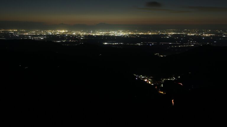 Dieses Bild zeigt eine Webcam-Aufnahme vom Achertal, aufgenommen am Mittwoch, den 15.10.2025 um 20:00 Uhr. Die Temperatur betrug 6.2°C.