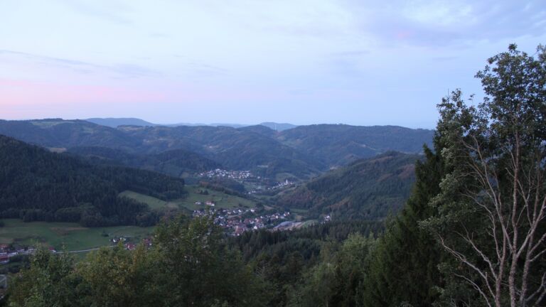Dieses Bild zeigt eine Webcam-Aufnahme vom Achertal, aufgenommen am Sonntag, den 20.09.2026 um 07:00 Uhr. Die Temperatur betrug 15°C.