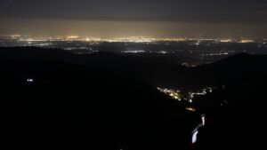 Dieses Bild zeigt eine Webcam-Aufnahme vom Achertal, aufgenommen am Donnerstag, den 19.03.2026 um 23:30 Uhr. Die Temperatur betrug 3.1°C.