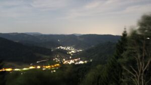 Dieses Bild zeigt eine Webcam-Aufnahme vom Achertal, aufgenommen am Sonntag, den 02.08.2026 um 01:00 Uhr. Die Temperatur betrug 19.8°C.