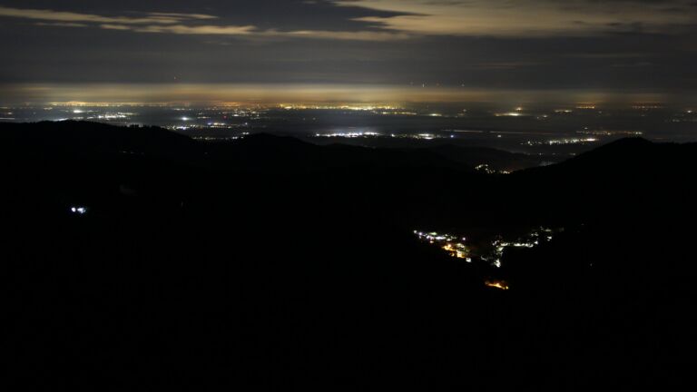 Dieses Bild zeigt eine Webcam-Aufnahme vom Achertal, aufgenommen am Dienstag, den 10.02.2026 um 02:00 Uhr. Die Temperatur betrug 3.7°C.