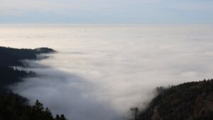 Dieses Bild zeigt eine Webcam-Aufnahme vom Achertal, aufgenommen am Montag, den 22.12.2025 um 15:00 Uhr. Die Temperatur betrug 7.8°C.