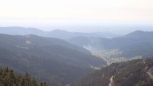 Dieses Bild zeigt eine Webcam-Aufnahme vom Achertal, aufgenommen am Donnerstag, den 09.04.2026 um 18:20 Uhr. Die Temperatur betrug 14.2°C.