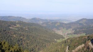 Dieses Bild zeigt eine Webcam-Aufnahme vom Achertal, aufgenommen am Freitag, den 17.04.2026 um 08:40 Uhr. Die Temperatur betrug 12.9°C.