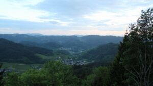 Dieses Bild zeigt eine Webcam-Aufnahme vom Achertal, aufgenommen am Mittwoch, den 20.05.2026 um 20:50 Uhr. Die Temperatur betrug 12.9°C.