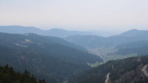 Dieses Bild zeigt eine Webcam-Aufnahme vom Achertal, aufgenommen am Samstag, den 21.03.2026 um 11:50 Uhr. Die Temperatur betrug 5.2°C.