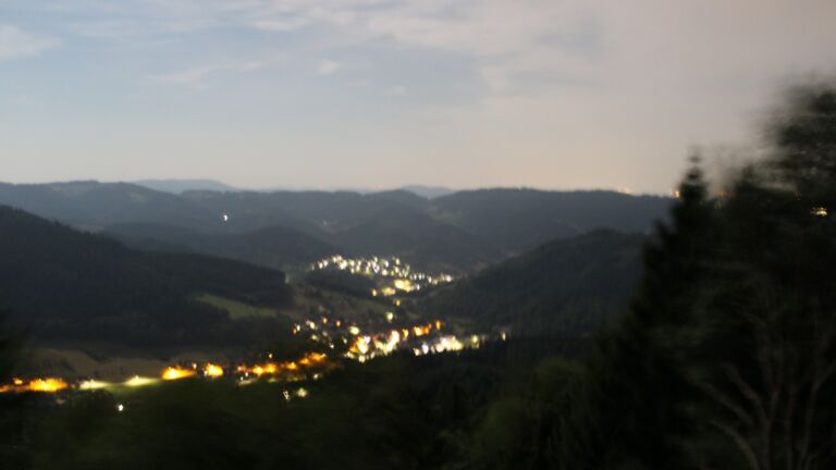 Dieses Bild zeigt eine Webcam-Aufnahme vom Achertal, aufgenommen am Sonntag, den 02.08.2026 um 04:00 Uhr. Die Temperatur betrug 19.1°C.