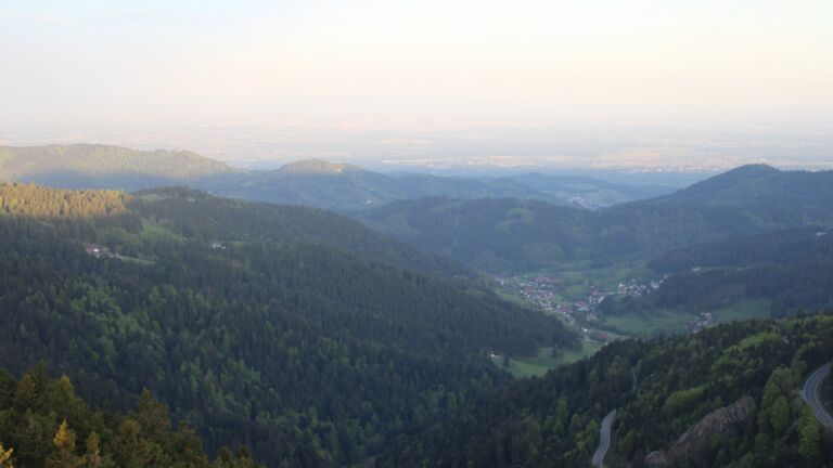 Dieses Bild zeigt eine Webcam-Aufnahme vom Achertal, aufgenommen am Mittwoch, den 29.04.2026 um 06:40 Uhr. Die Temperatur betrug 6.6°C.