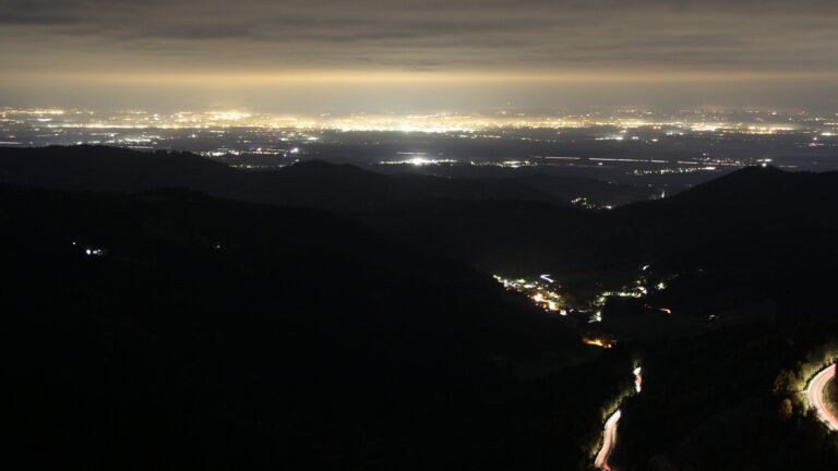 Dieses Bild zeigt eine Webcam-Aufnahme vom Achertal, aufgenommen am Dienstag, den 14.10.2025 um 06:20 Uhr. Die Temperatur betrug 6.1°C.
