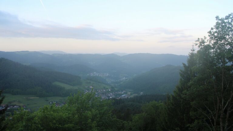 Dieses Bild zeigt eine Webcam-Aufnahme vom Achertal, aufgenommen am Donnerstag, den 21.05.2026 um 06:10 Uhr. Die Temperatur betrug 10.6°C.
