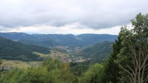 Dieses Bild zeigt eine Webcam-Aufnahme vom Achertal, aufgenommen am Dienstag, den 25.08.2026 um 14:50 Uhr. Die Temperatur betrug 18.4°C.
