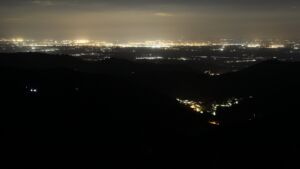 Dieses Bild zeigt eine Webcam-Aufnahme vom Achertal, aufgenommen am Montag, den 20.04.2026 um 23:00 Uhr. Die Temperatur betrug 3.4°C.