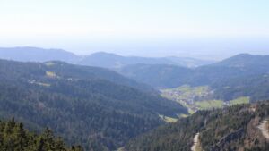 Dieses Bild zeigt eine Webcam-Aufnahme vom Achertal, aufgenommen am Dienstag, den 07.04.2026 um 16:20 Uhr. Die Temperatur betrug 14.7°C.