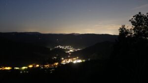 Dieses Bild zeigt eine Webcam-Aufnahme vom Achertal, aufgenommen am Donnerstag, den 17.09.2026 um 05:50 Uhr. Die Temperatur betrug 10.8°C.