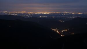 Dieses Bild zeigt eine Webcam-Aufnahme vom Achertal, aufgenommen am Freitag, den 19.12.2025 um 17:20 Uhr. Die Temperatur betrug 6.8°C.