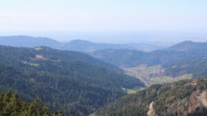 Dieses Bild zeigt eine Webcam-Aufnahme vom Achertal, aufgenommen am Dienstag, den 03.03.2026 um 13:30 Uhr. Die Temperatur betrug 10.4°C.