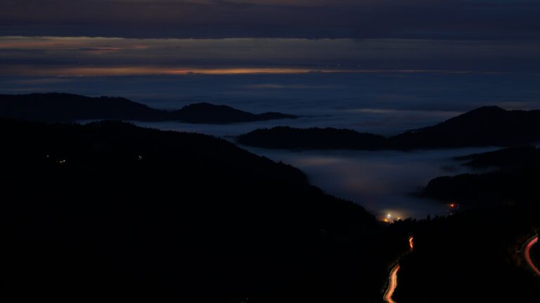 Dieses Bild zeigt eine Webcam-Aufnahme vom Achertal, aufgenommen am Montag, den 10.11.2025 um 17:50 Uhr. Die Temperatur betrug 6°C.