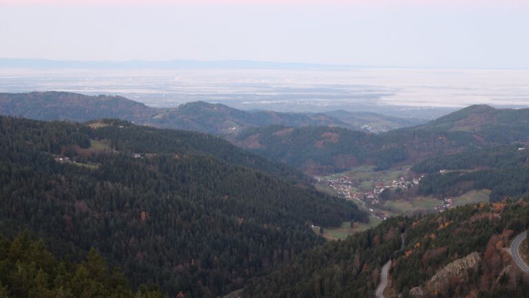 Dieses Bild zeigt eine Webcam-Aufnahme vom Achertal, aufgenommen am Mittwoch, den 12.11.2025 um 07:20 Uhr. Die Temperatur betrug 11°C.