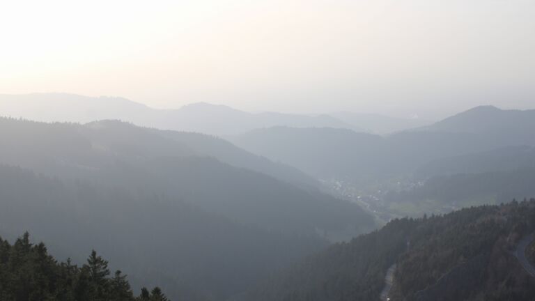 Dieses Bild zeigt eine Webcam-Aufnahme vom Achertal, aufgenommen am Montag, den 09.03.2026 um 17:20 Uhr. Die Temperatur betrug 10.6°C.