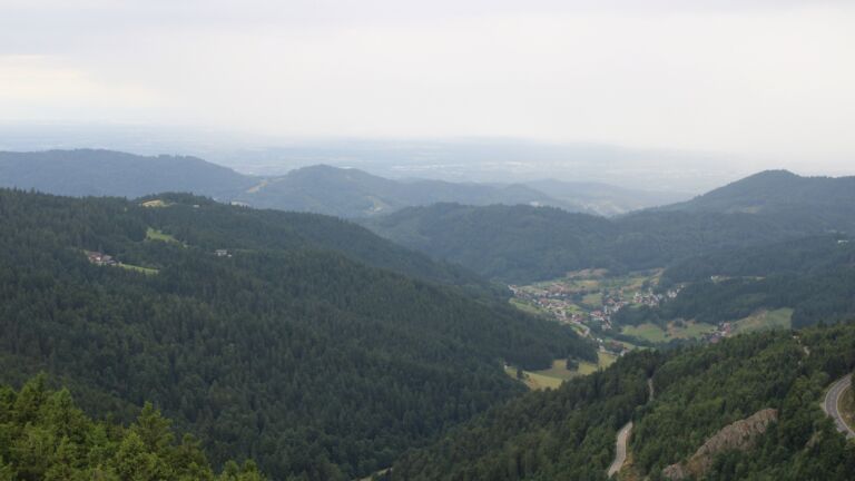 Dieses Bild zeigt eine Webcam-Aufnahme vom Achertal, aufgenommen am Mittwoch, den 16.07.2025 um 11:40 Uhr. Die Temperatur betrug 13.2°C.