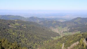 Dieses Bild zeigt eine Webcam-Aufnahme vom Achertal, aufgenommen am Samstag, den 25.04.2026 um 09:00 Uhr. Die Temperatur betrug 12.9°C.