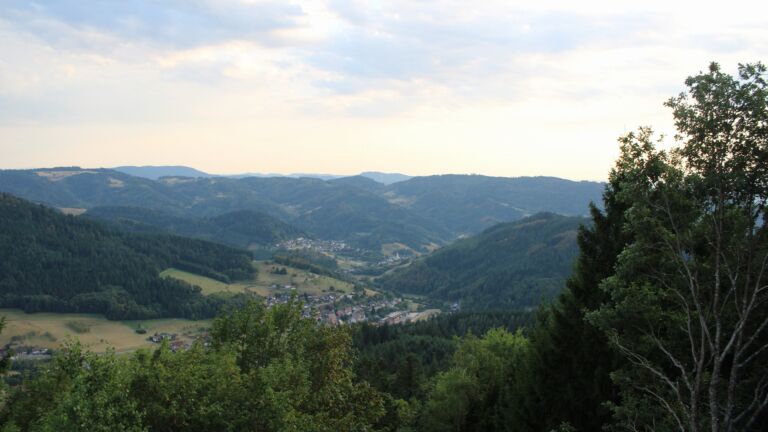 Dieses Bild zeigt eine Webcam-Aufnahme vom Achertal, aufgenommen am Samstag, den 15.08.2026 um 19:40 Uhr. Die Temperatur betrug 30.1°C.