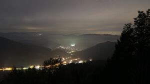 Dieses Bild zeigt eine Webcam-Aufnahme vom Achertal, aufgenommen am Dienstag, den 20.10.2026 um 20:30 Uhr. Die Temperatur betrug 10°C.