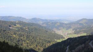 Dieses Bild zeigt eine Webcam-Aufnahme vom Achertal, aufgenommen am Samstag, den 18.04.2026 um 10:10 Uhr. Die Temperatur betrug 13.9°C.