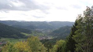 Dieses Bild zeigt eine Webcam-Aufnahme vom Achertal, aufgenommen am Donnerstag, den 22.10.2026 um 15:30 Uhr. Die Temperatur betrug 8.7°C.