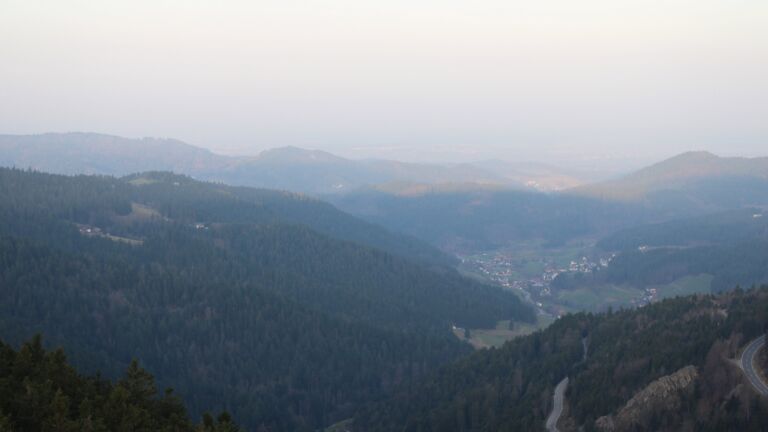 Dieses Bild zeigt eine Webcam-Aufnahme vom Achertal, aufgenommen am Sonntag, den 08.03.2026 um 07:30 Uhr. Die Temperatur betrug 11°C.