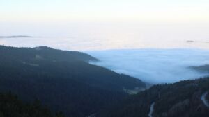 Dieses Bild zeigt eine Webcam-Aufnahme vom Achertal, aufgenommen am Sonntag, den 14.12.2025 um 09:00 Uhr. Die Temperatur betrug 7.6°C.