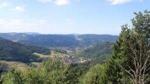Dieses Bild zeigt eine Webcam-Aufnahme vom Achertal, aufgenommen am Donnerstag, den 06.08.2026 um 12:40 Uhr. Die Temperatur betrug 24°C.