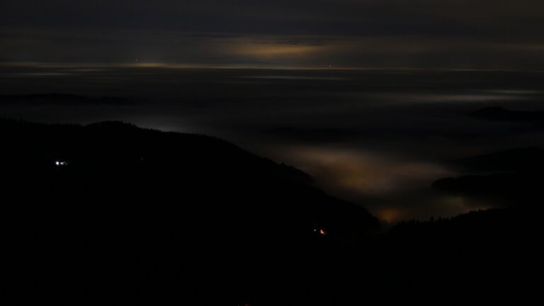 Dieses Bild zeigt eine Webcam-Aufnahme vom Achertal, aufgenommen am Montag, den 22.12.2025 um 05:00 Uhr. Die Temperatur betrug 7.2°C.