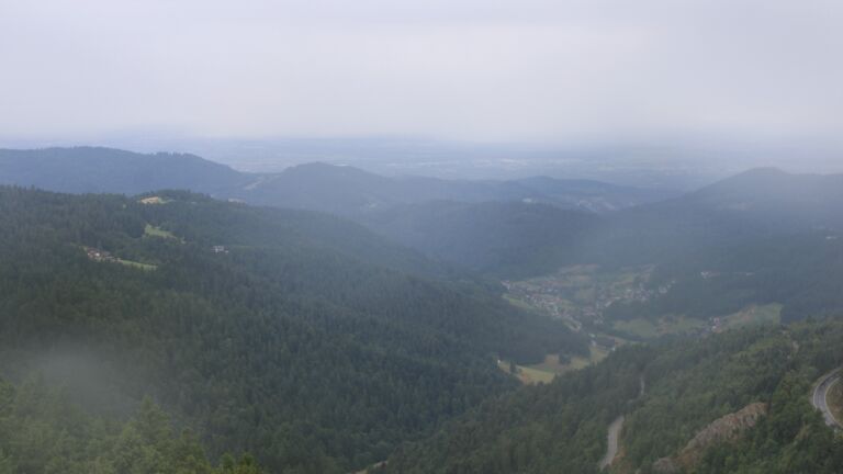 Dieses Bild zeigt eine Webcam-Aufnahme vom Achertal, aufgenommen am Mittwoch, den 16.07.2025 um 12:20 Uhr. Die Temperatur betrug 11.5°C.
