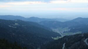 Dieses Bild zeigt eine Webcam-Aufnahme vom Achertal, aufgenommen am Sonntag, den 05.04.2026 um 20:00 Uhr. Die Temperatur betrug 7.1°C.