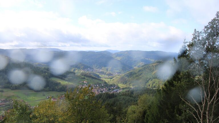 Dieses Bild zeigt eine Webcam-Aufnahme vom Achertal, aufgenommen am Samstag, den 24.10.2026 um 11:40 Uhr. Die Temperatur betrug 3.7°C.