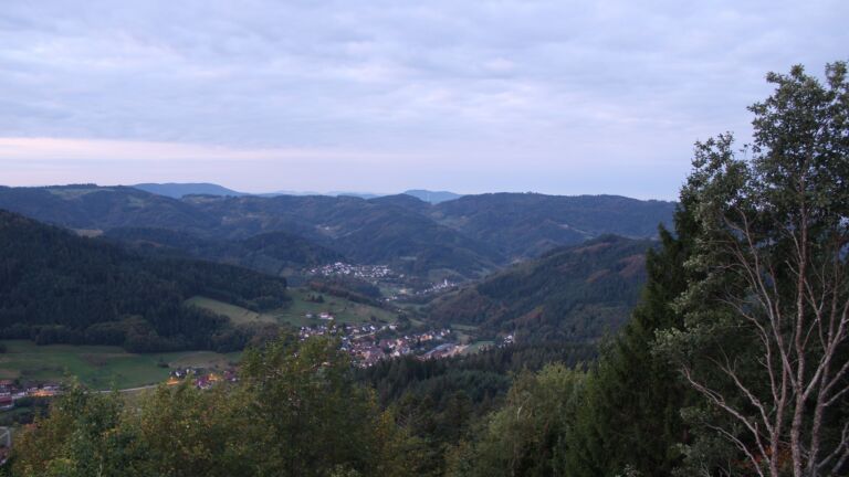 Dieses Bild zeigt eine Webcam-Aufnahme vom Achertal, aufgenommen am Sonntag, den 04.10.2026 um 07:10 Uhr. Die Temperatur betrug 16°C.