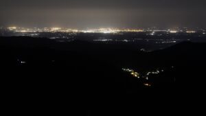 Dieses Bild zeigt eine Webcam-Aufnahme vom Achertal, aufgenommen am Samstag, den 05.07.2025 um 01:30 Uhr. Die Temperatur betrug 17.4°C.