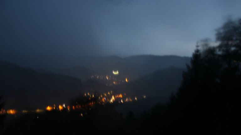 Dieses Bild zeigt eine Webcam-Aufnahme vom Achertal, aufgenommen am Freitag, den 31.07.2026 um 21:40 Uhr. Die Temperatur betrug 17°C.