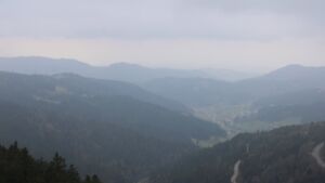 Dieses Bild zeigt eine Webcam-Aufnahme vom Achertal, aufgenommen am Dienstag, den 14.04.2026 um 15:50 Uhr. Die Temperatur betrug 4.8°C.