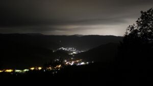 Dieses Bild zeigt eine Webcam-Aufnahme vom Achertal, aufgenommen am Donnerstag, den 21.05.2026 um 02:30 Uhr. Die Temperatur betrug 10.9°C.