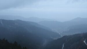 Dieses Bild zeigt eine Webcam-Aufnahme vom Achertal, aufgenommen am Samstag, den 01.11.2025 um 17:00 Uhr. Die Temperatur betrug 9.9°C.