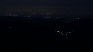 Dieses Bild zeigt eine Webcam-Aufnahme vom Achertal, aufgenommen am Sonntag, den 08.03.2026 um 05:50 Uhr. Die Temperatur betrug 9.6°C.