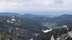 Dieses Bild zeigt eine Webcam-Aufnahme vom Achertal, aufgenommen am Sonntag, den 29.03.2026 um 16:00 Uhr. Die Temperatur betrug 3.3°C.