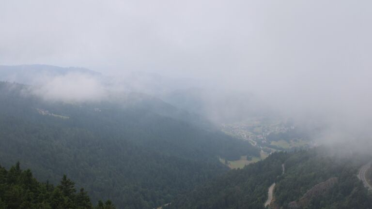 Dieses Bild zeigt eine Webcam-Aufnahme vom Achertal, aufgenommen am Mittwoch, den 09.07.2025 um 11:50 Uhr. Die Temperatur betrug 9.9°C.