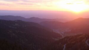 Dieses Bild zeigt eine Webcam-Aufnahme vom Achertal, aufgenommen am Sonntag, den 19.04.2026 um 20:20 Uhr. Die Temperatur betrug 6.1°C.